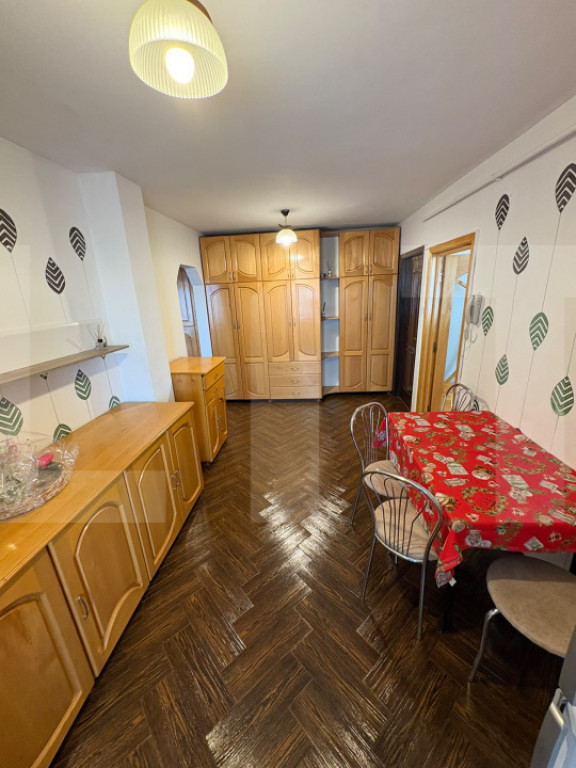 APARTAMENT DOUA CAMERE - VIS-A-VIS DE BAZAR