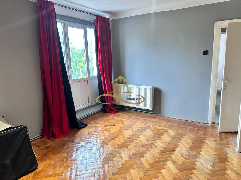 De vanzare apartament 2 camere decomandate Bacau
