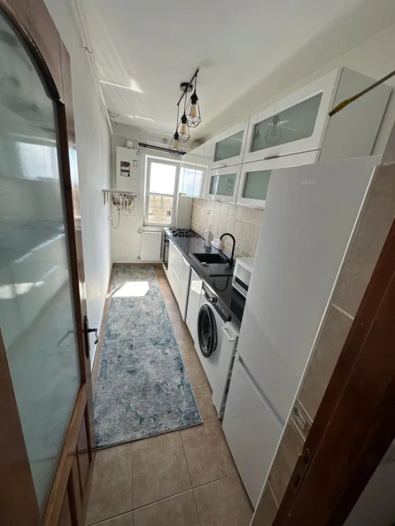 Apartament Cu 2 Camere Decomandate Zona Marasesti