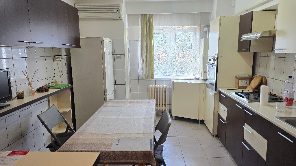 Vand apartament 3 camere dec. Deva, Zarandului, Pietei Centrale, et 5