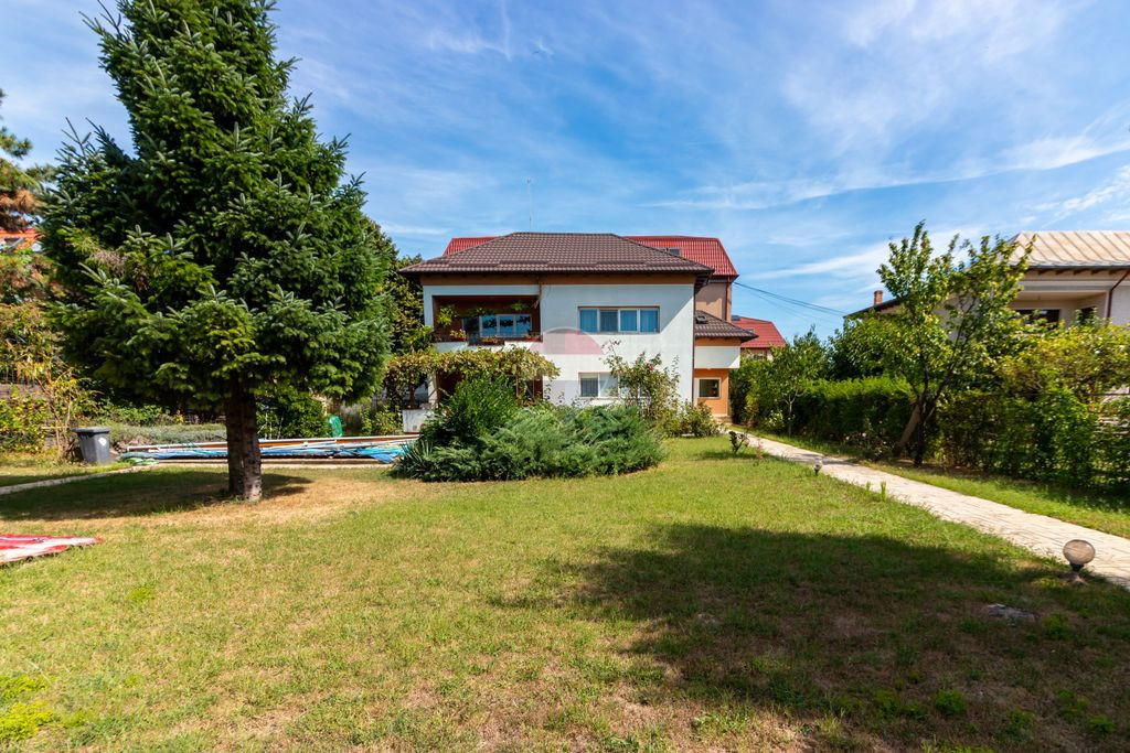 Casă / Vilă cu 6 camere de vânzare Chiajna /Rosu