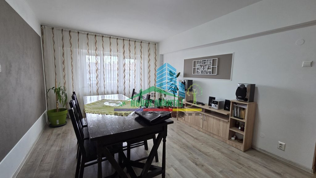 Apartament 3 camere | Renovat modern și parcare | Zona B...
