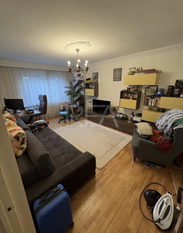 3 camere, 2/4, 72mp, bloc 1980-CENTRALA-Gorjului
