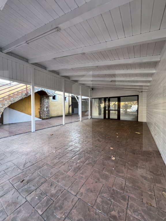 Spatiu comercial, 60 mp, zona Dambovita