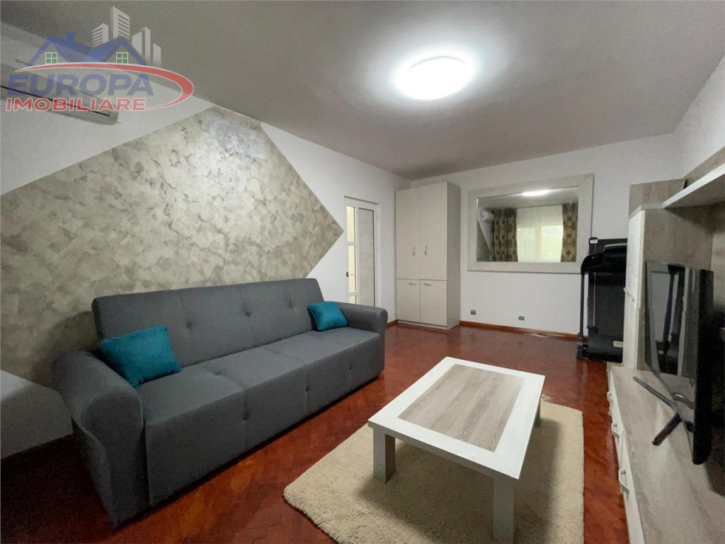 Apartament 2 camere,str.Isaccei,etaj 3