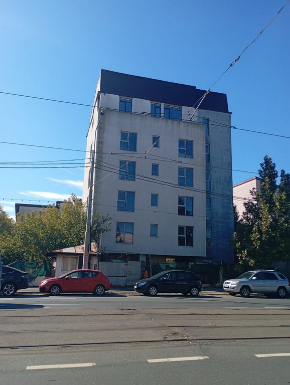 Vând bloc locuințe colective la GRI, stradal – Șos. ...