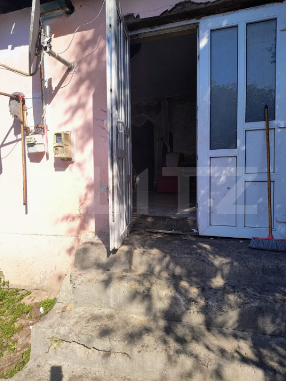 Casa de vanzare, 60 mp, zona Urisor