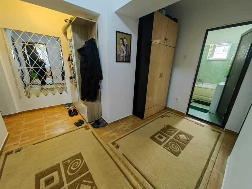 Inchiriere apartament 3 camere, in Tatarasi