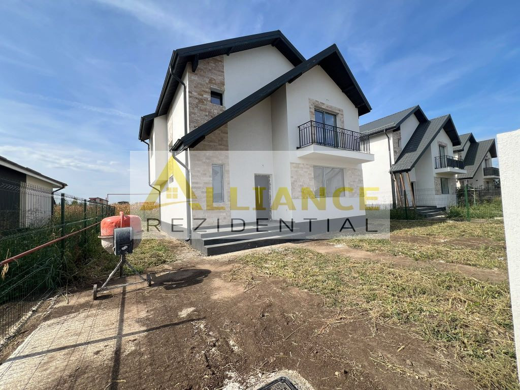 Vila de vanzare-4 camere-2 bai-Teren 350 MP