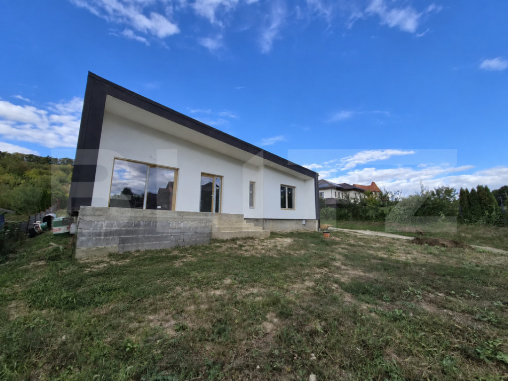 Casa de vanzare, 115 mp, zona Corunca
