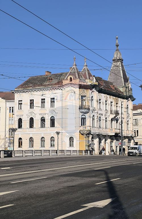 Apartament de vânzare în Palatul Berde, strada Horea