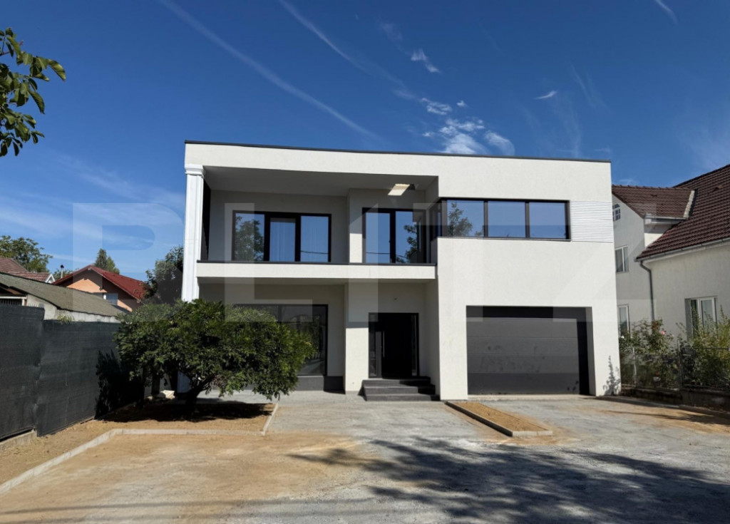 Casa cu 4 camere, 500 mp, zona Paulestiului