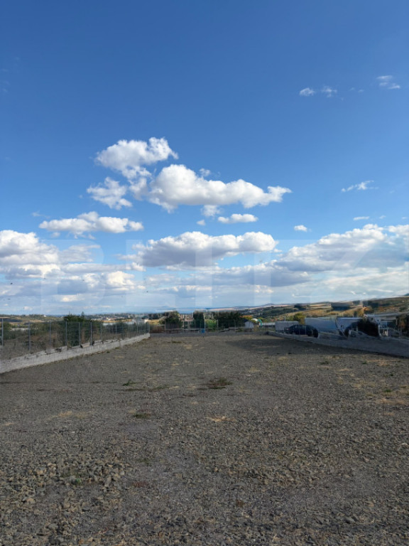 Teren de inchiriat, 1000 mp, zona Copaceni
