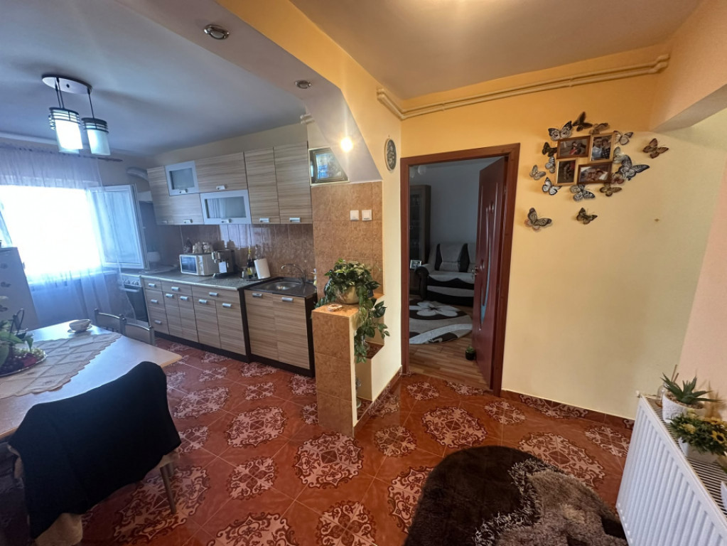 Apartament 3 camere, 65,60 mp, zona Bailesti