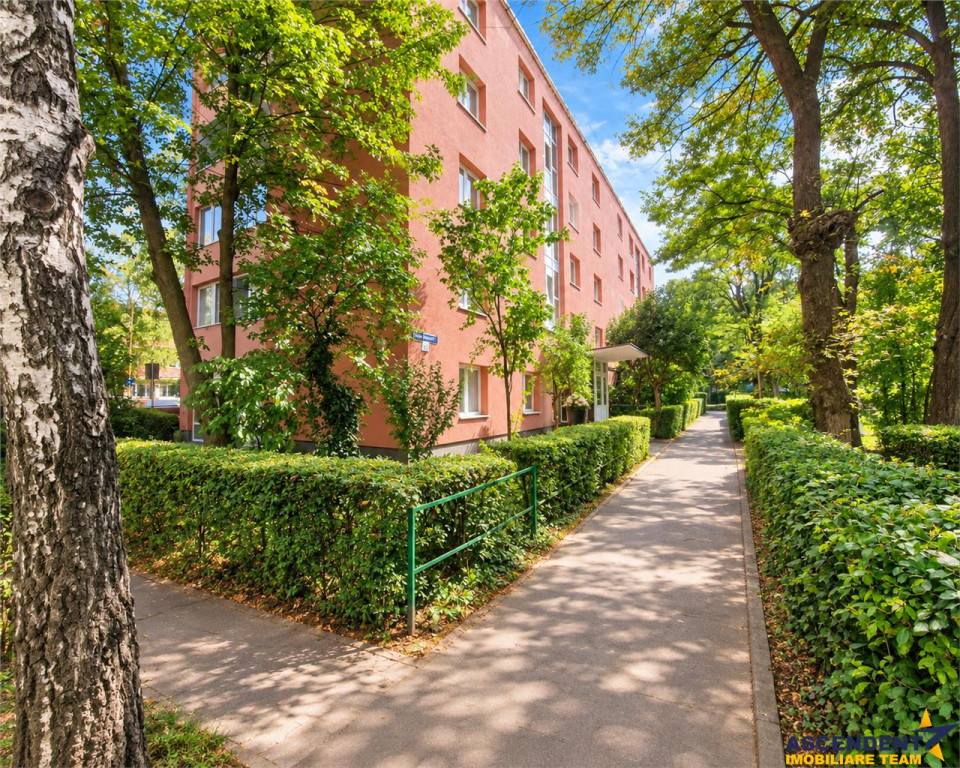 Apartament 2 camere, etaj 2, balcon, Central - Calea Bucures