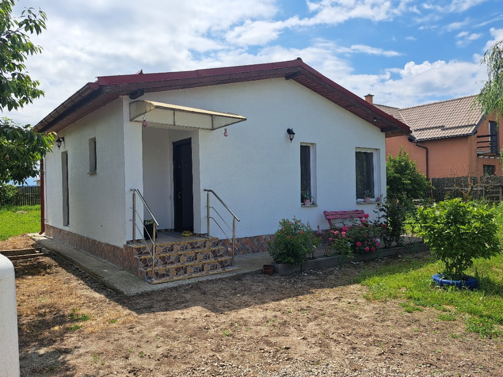 Proprietar vand casa mica Bod, Brasov
