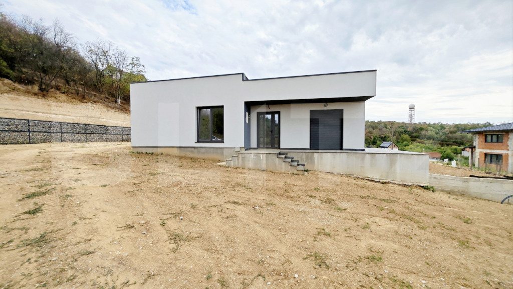 Casa 110 mp, teren 650 mp, zona Paleu