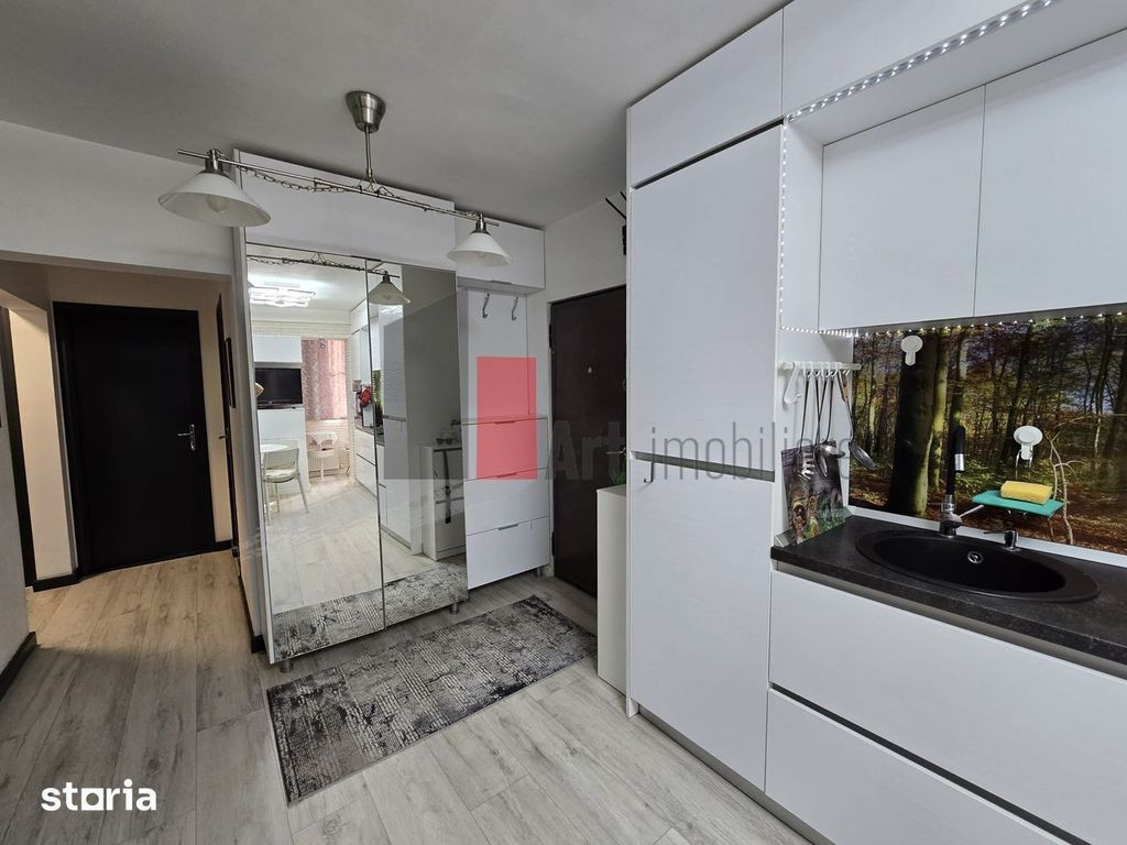 Vindem apartament cu 3 camere, Crângasi