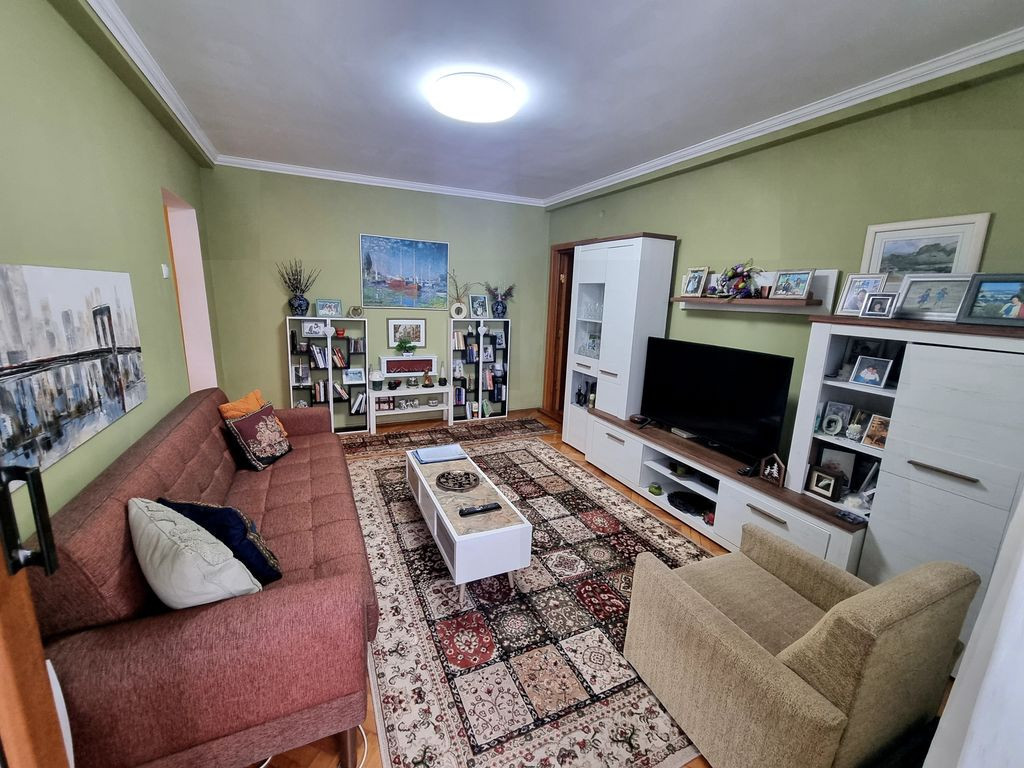 Ferdinand consulatul Turc- apartament 3 camere 80 mp renovat cu gaze