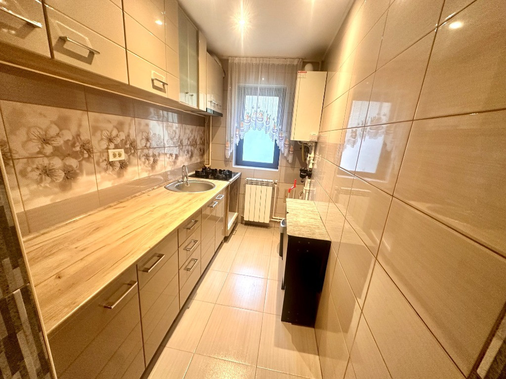 Apartament 2 camere,zona Neptun,etaj 1