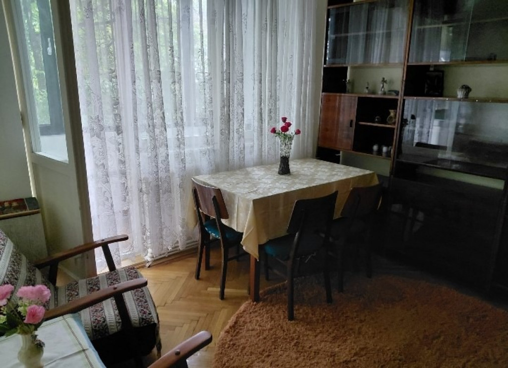 Apartament Cu 2 Camere Semidecomandate etaj 1 - Zona Ultracentrala
