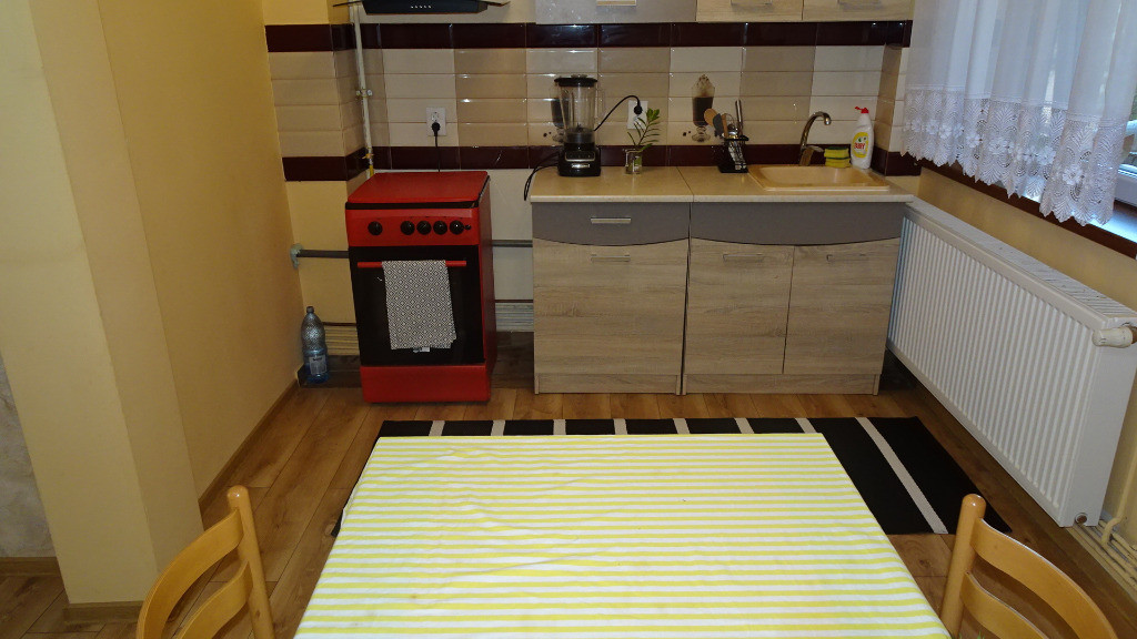 Inchiriez apartament 2 camere in Deva, zona ultracentrala, etaj 1,