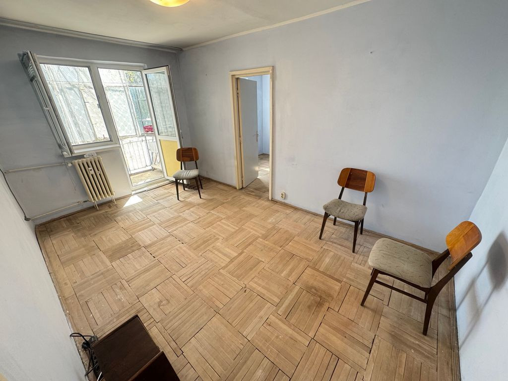 Apartament 3 camere zona Km 4 5