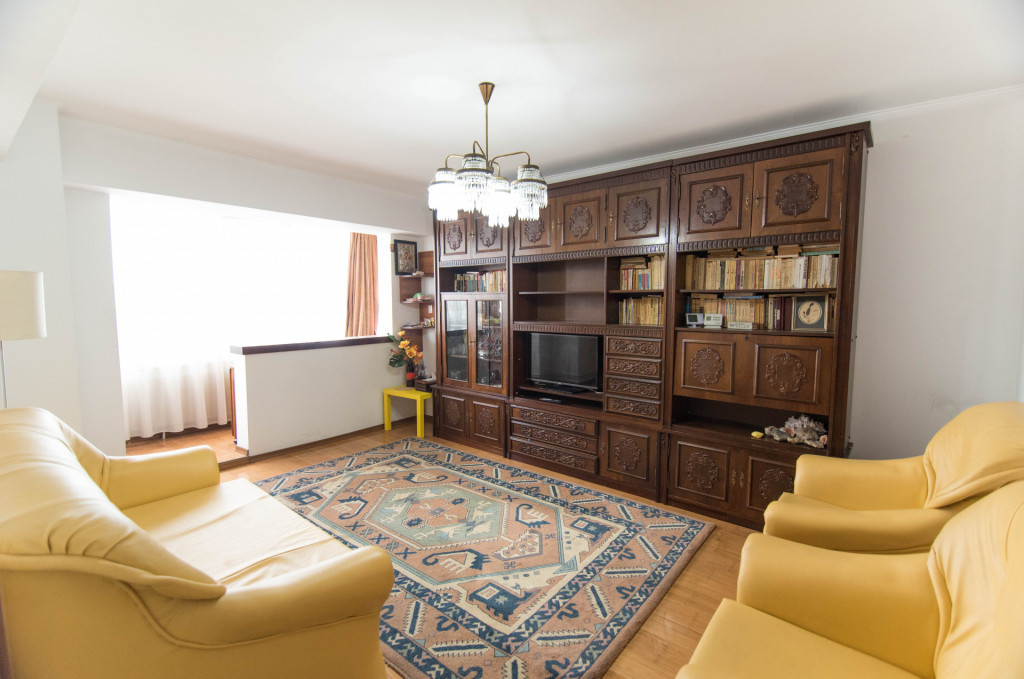 Apartament 3 camere decomandat I.C. Brătianu, Pitesti