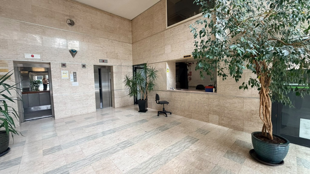 OfertДѓ ExclusivДѓ de InvestiИ›ie | ClДѓdire de Birouri Clasa B+ вЂ“ Zona FoiИ™orul de Foc