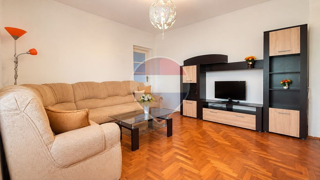 Casă de vânzare | 5 camere| Teren 428 mp | Voluntari, lângă Școala 1