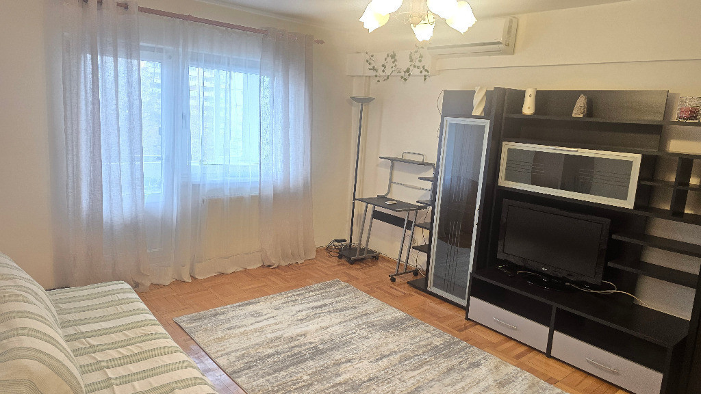 Inchiriez apartament 2 camere dec Deva, Spitalului Judetean, etaj 2