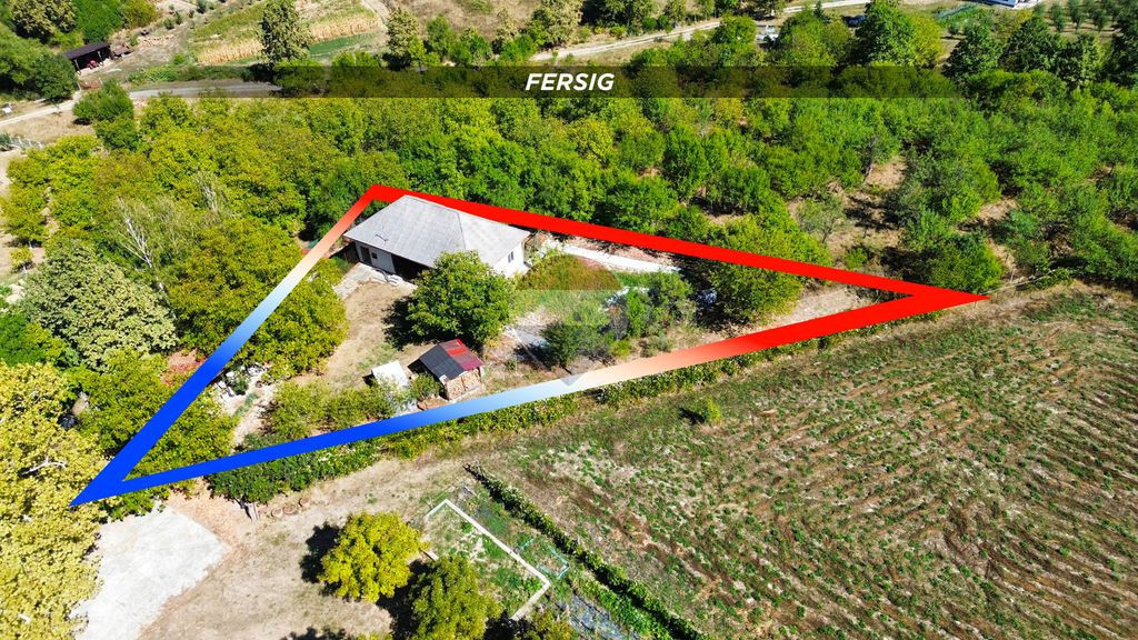De vanzare locatie la 35.000 euro CASA + SURA