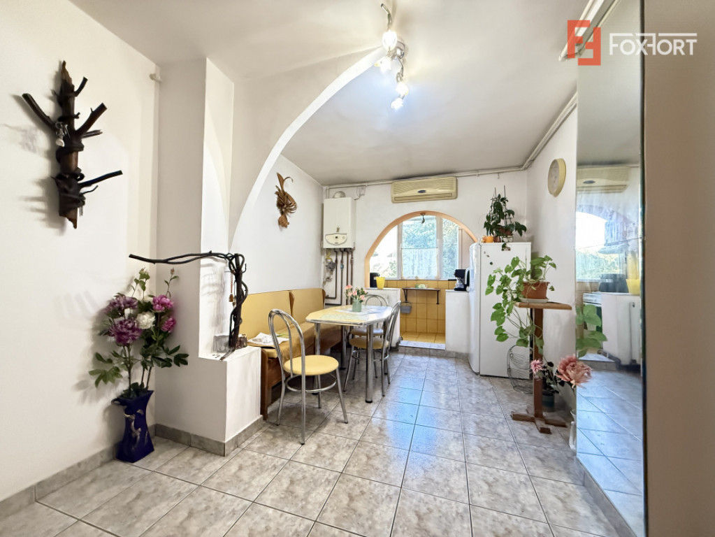 Apartament cu 3 camere, 68 mp, etaj 3, de vanzare in zona To