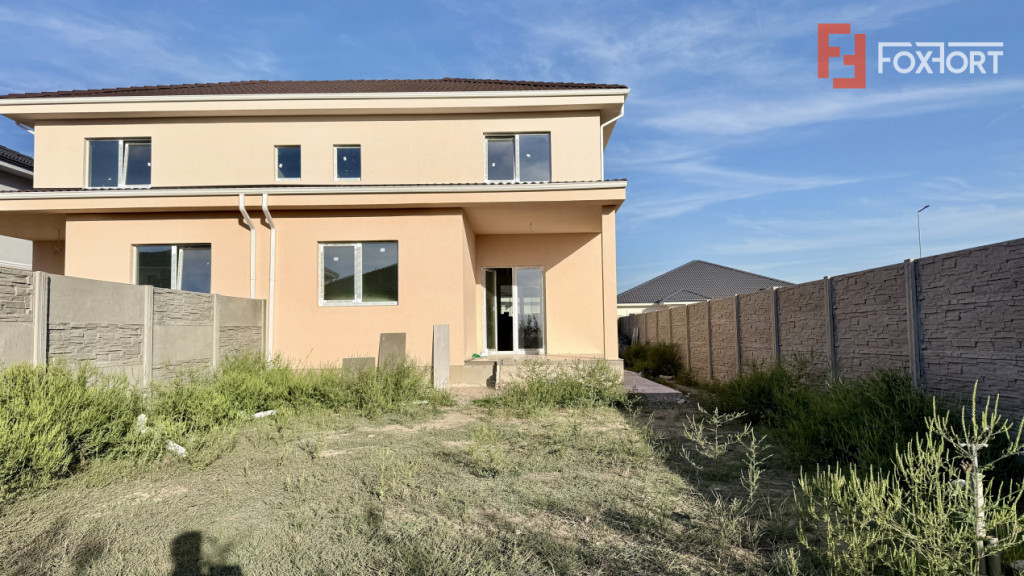 Duplex la cheie 4 camere - toate utilitatile - Mosnita zona