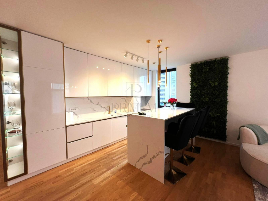 ISHO - 4 CAMERE - 2 BAI - 2 TERASE - INCALZIRE PARDOSEALA -