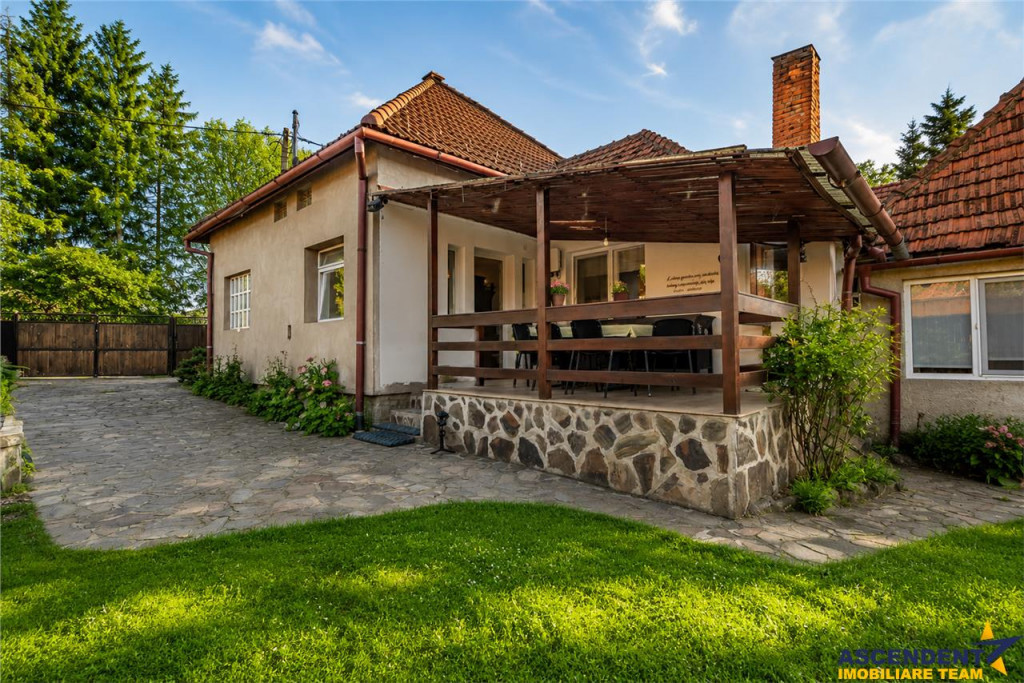 Casa familiala cu: teren 2.822 mp intravilan, sauna, atelie