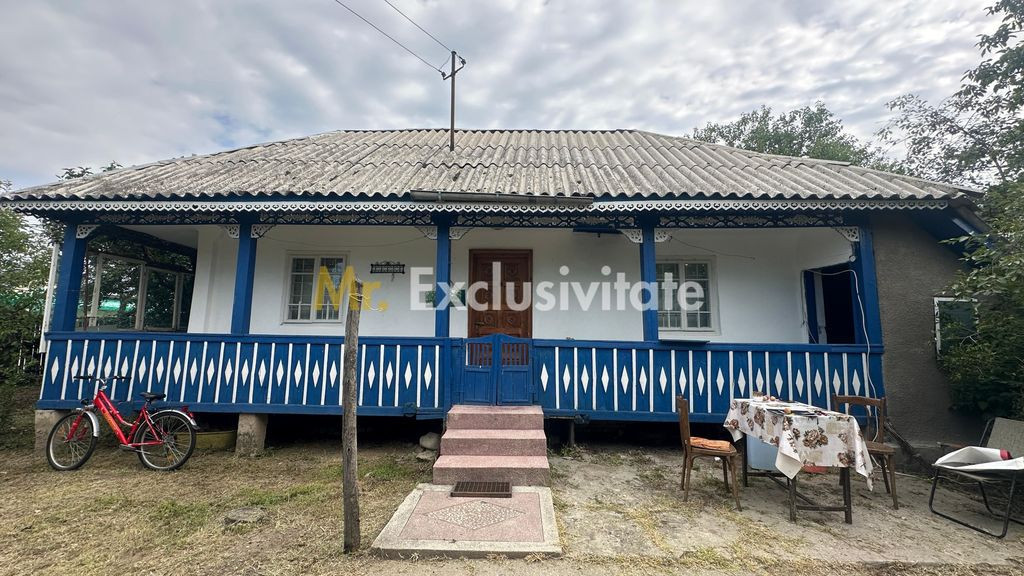 Casă bătrânească și teren generos 1172 mp, Pădureți (25 km de Pitești)