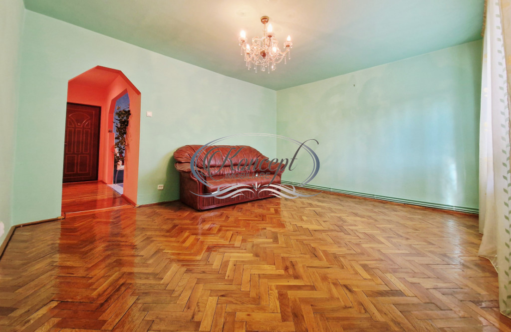 Apartament 3 camere in Manastur, decomandat