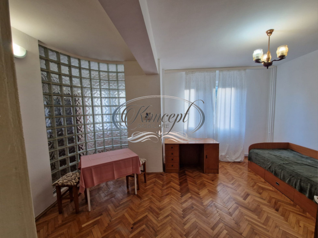 Garsonieră decomandată de vânzare – Zorilor, Cluj-Napoc