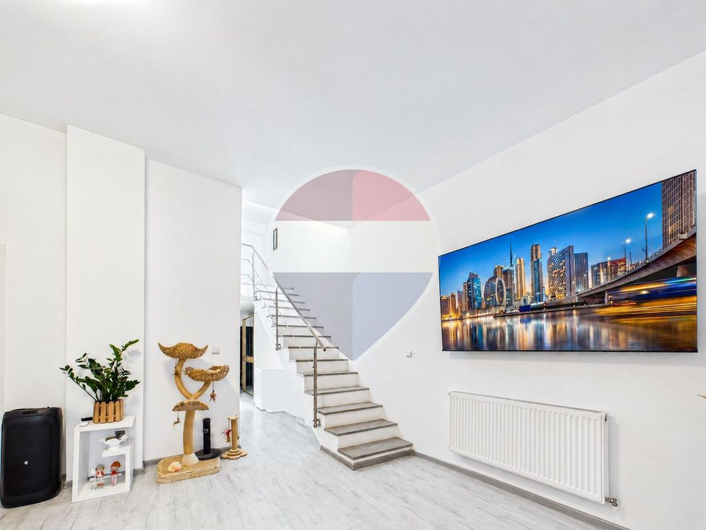 Casa tip duplex cu 4 camere moderna in Domnesti
