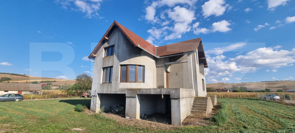 Casa cu etaj 5 camere