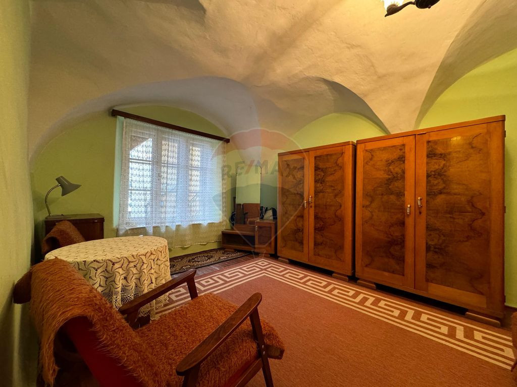 Apartament 4 camere, 80 mp, spațios, etaj intermediar