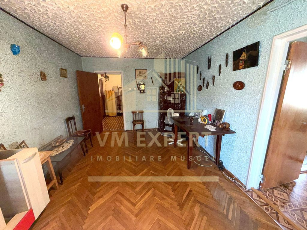 APARTAMENT 3 CAMERE ETAJ 4 CAMPULUNG