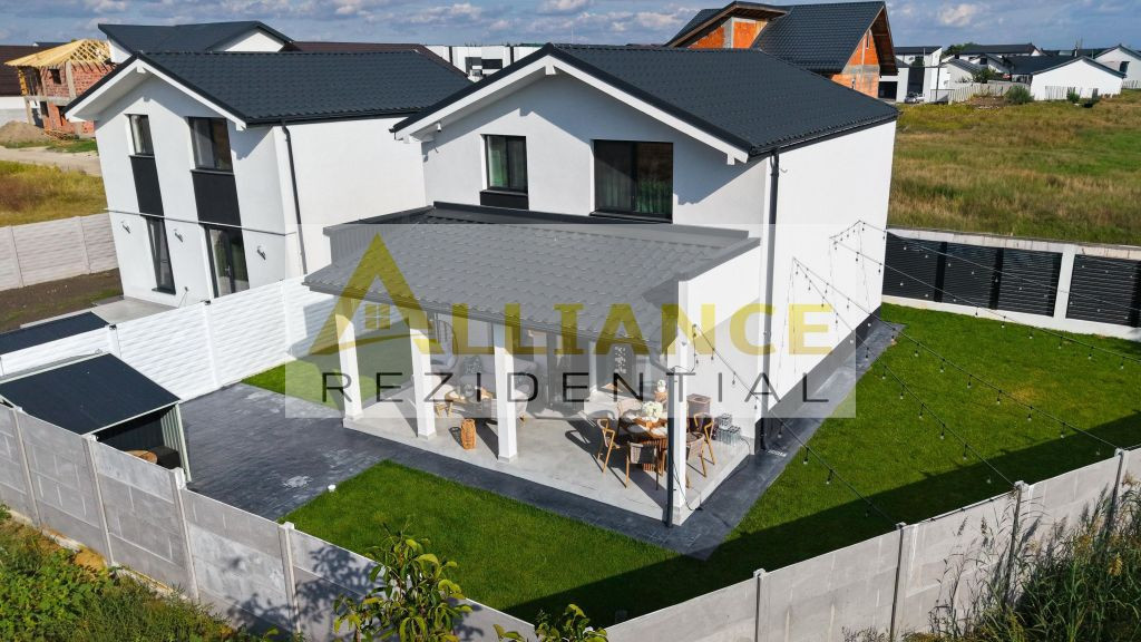 CASA INDIVIDUALA IN BERCENI 120 MP TEREN 370 MPFINISATA, MOBILAT