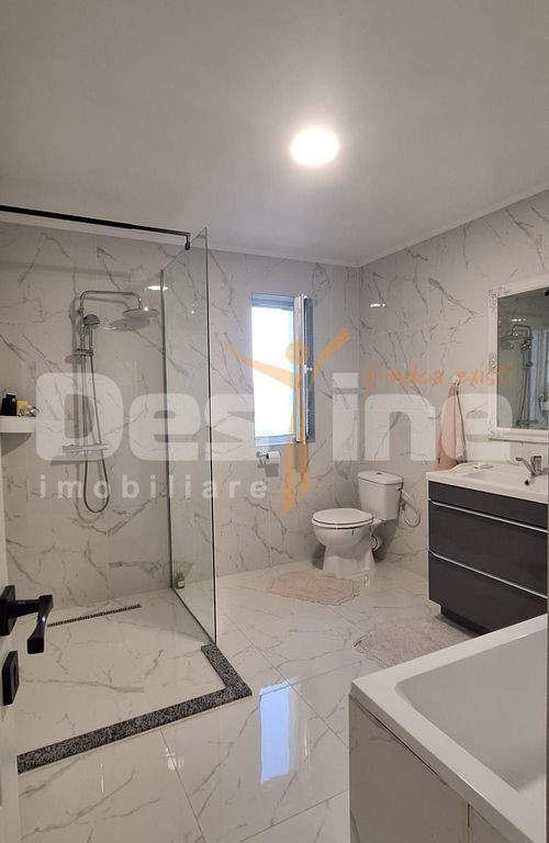 Apartament semidecomandat