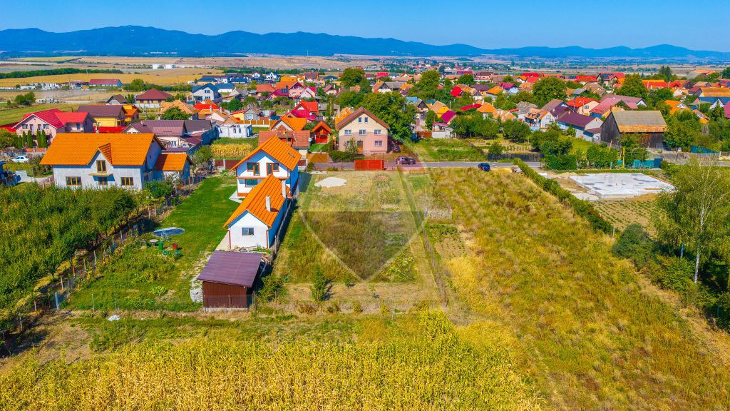 Teren 1.200 mp | Feldioara str Monumentului | Imprejmuit |
