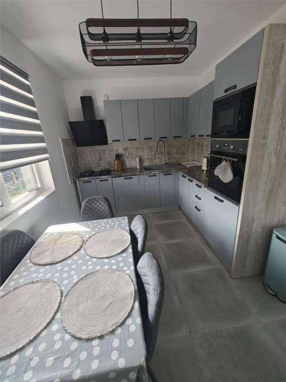 Duplex mobilat utilat - bucatarie inchisa - teren 400 mp