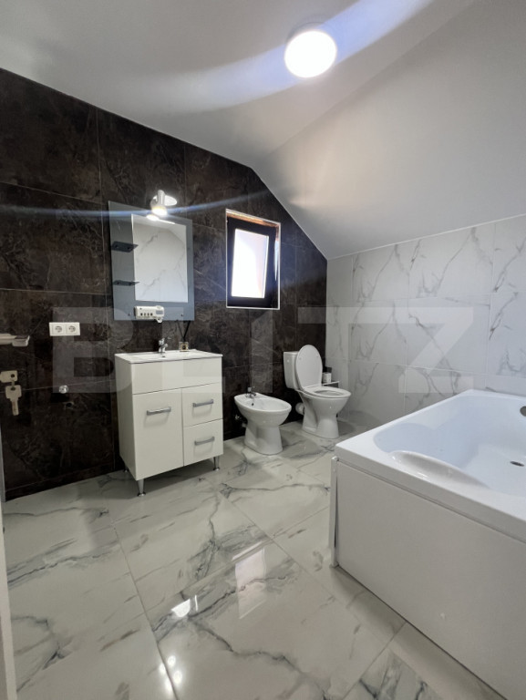 Vânzare / Închiriere Casă Înșiruită Lux – Zona Ce...