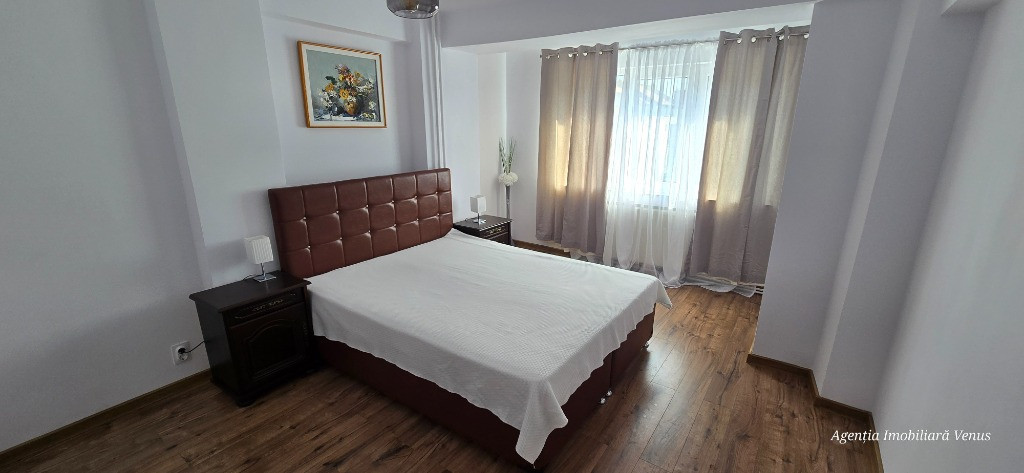 Apartament cu 2 camere zona Select cu loc de parcare