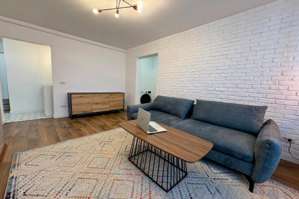 Victoriei, apartament 2 camere gata de mutat, 40 mp.